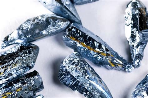  Osmium: Kim Loại Siêu Đене và Nặng Nhất Trên Trái Đất?